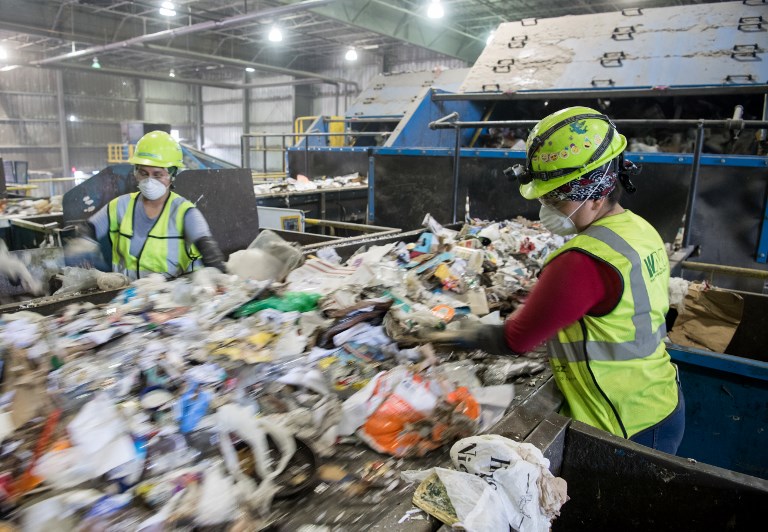 Trash piles up in US as China closes door to recycling