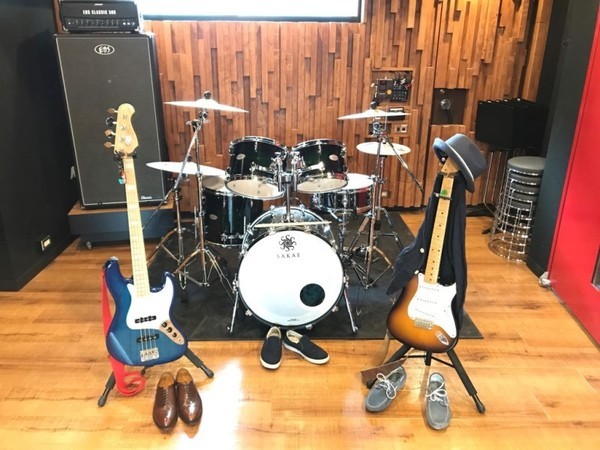 THE FRACTORS