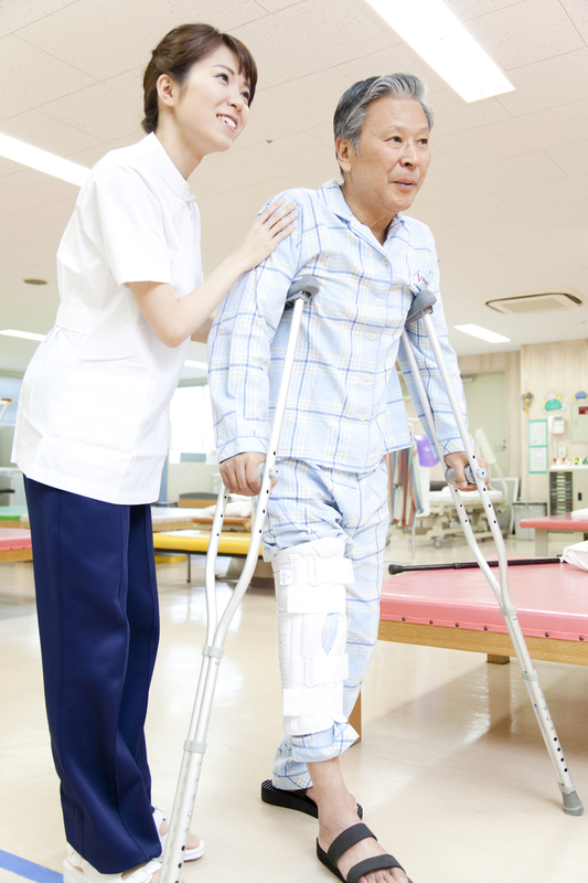 リハビリ(療法士と患者)
