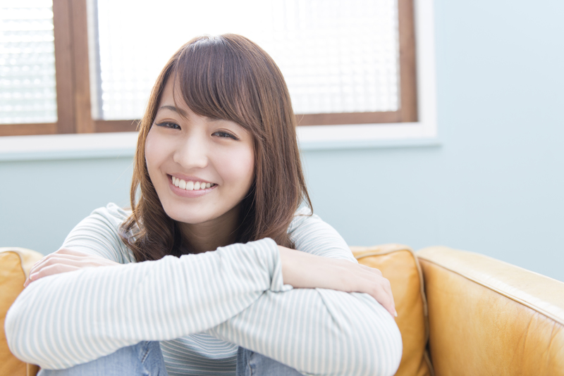 笑顔の日本人女性