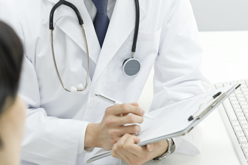 患者さんの診療を行う医師