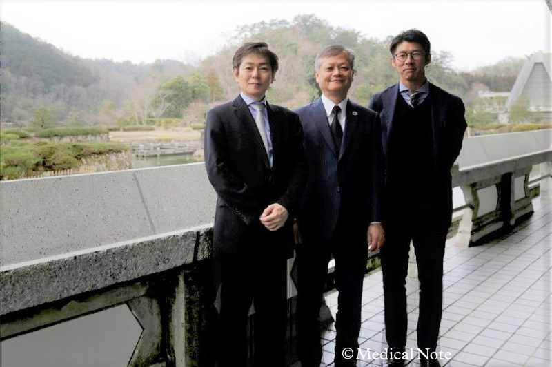【写真左:松田直之先生(日本集中治療医学会 理事・広報委員長)、写真中央:橋本悟先生(第46回日本集中治療医学会学術集会 会長)、写真右:髙木俊介先生(日本集中治療医学会・広報委員)】