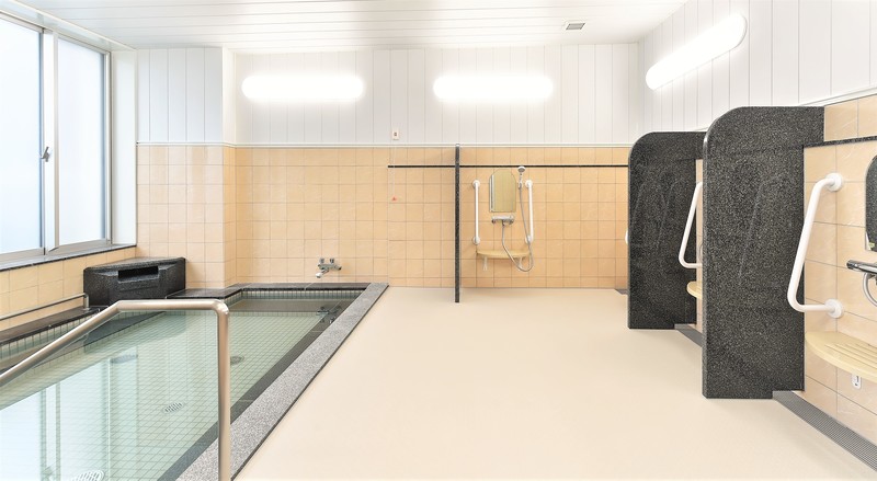 名湯、道後温泉を引き湯している浴室