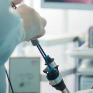 腹腔鏡下肝切除術とその他の手術法の比較