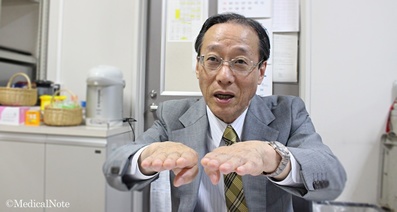 ワキガは病院で治療できる! 腋臭症の原因と形成外科での手術法