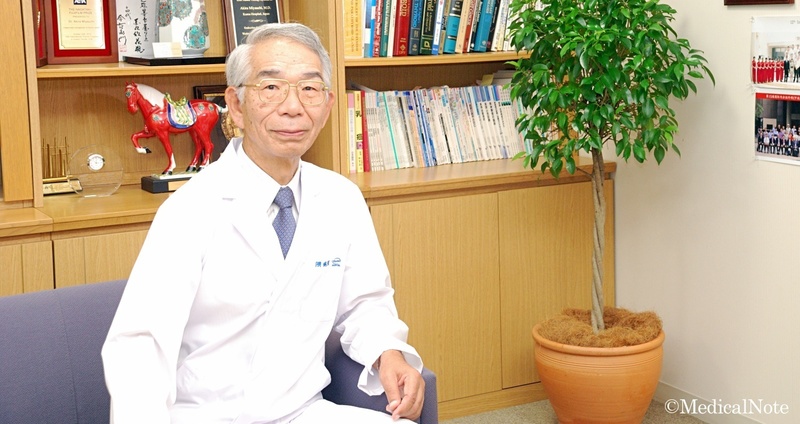 子どもに多い下咽頭梨状窩瘻とは?急性化膿性甲状腺炎を繰り返すときは注意が必要