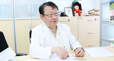 画像でみる掌蹠膿疱症などの扁桃病巣疾患-咽頭から離れた部位に症状が現れる