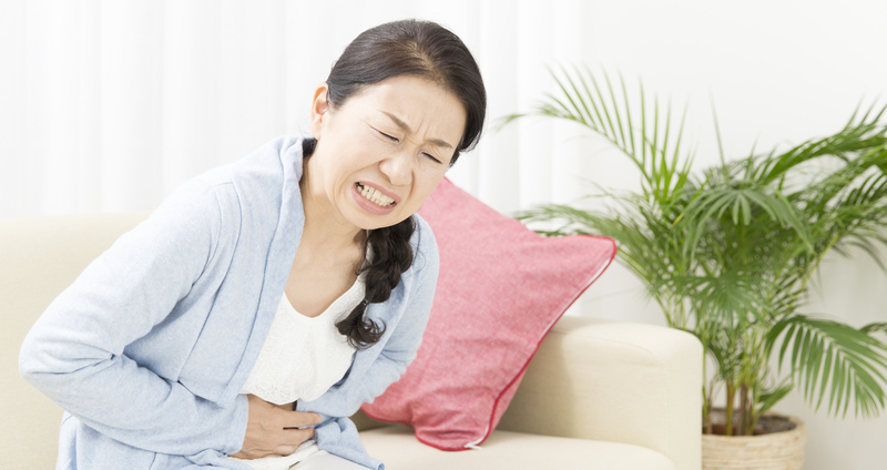 「空腹時」「食後」「前かがみ」「深呼吸」「横になったとき」の急な腹痛。おなかが痛いときの原因は?