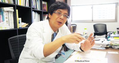 急性胆嚢炎の原因と症状とは?右上腹部に鈍い痛みが現れる