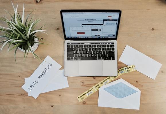 Gmailで時間指定して予約自動送信する方法のイメージ