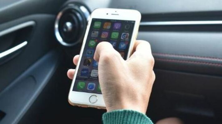 【iPhoneXR】強制的に再起動する方法をくわしく解説!のイメージ