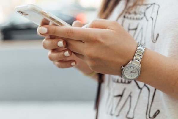 LINEの「複数人トーク」と「グループトーク」の違いを解説!のイメージ