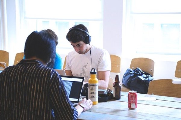 【Web会議ツール】「Zoom」と「Skype/Whereby」を比較!のイメージ