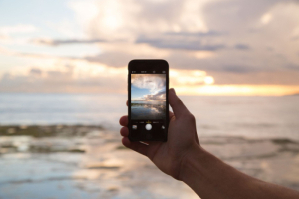 【iPhone】カメラでフレームの外側も含めて写真を撮影する方法!のイメージ