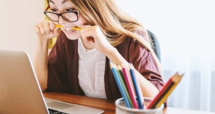 Zoomで「Welcome to Zoom!」が繰り返し表示される原因を解説!のイメージ