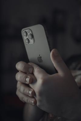 iCloud写真の「オリジナルをダウンロード」が遅い!進捗状況の確認方法を解説のイメージ