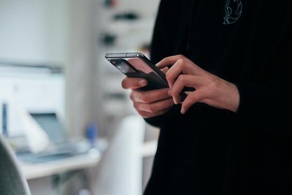 LINEグループの退会方法・抜け方!退会したい時の注意点も解説のイメージ