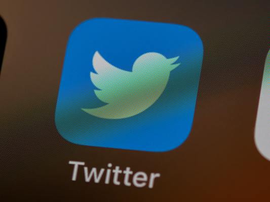 Twitterでリストをホーム画面にタブ表示する方法!ピン留め・追加する方法を解説のイメージ