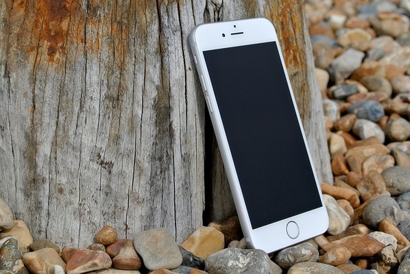 iPhoneの画面がフリーズ(反応しない/固まった)して電源が切れない時の対処法のイメージ
