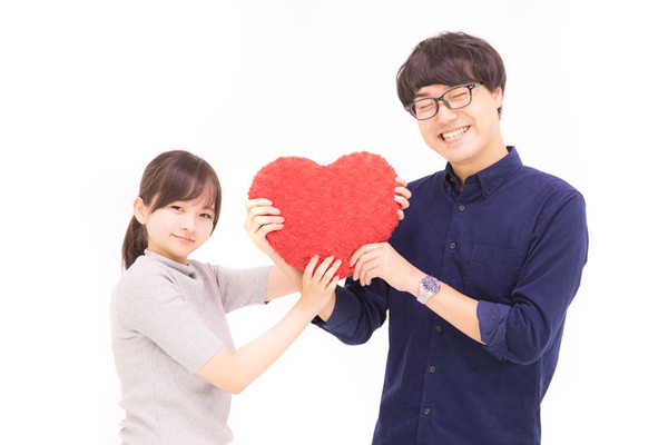 LINEの一言(ひとこと)を恋愛系に!英語や数字の暗号でアピールする!のイメージ