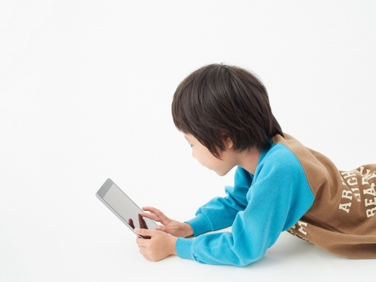 TikTokひなたちゃんの年齢や年収は?彼氏やCMモデルとしての活躍も解説!のイメージ