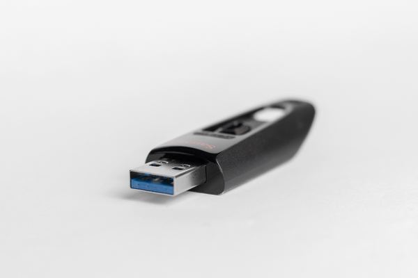 Windows10でUSBメモリなどUSBデバイスを認識しない時の対処法!のイメージ