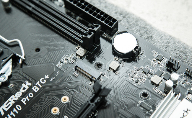 マザーボードのボタン電池が電池切れか確認して交換する方法!のイメージ