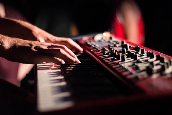 Androidのイコライザー設定におすすめのアプリ7選!音質を調整して音楽を楽しむ!のイメージ