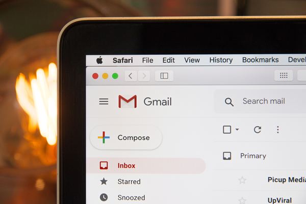 Gmailに署名を設定する方法!テンプレートやサンプル/リンクの貼り方を解説!のイメージ