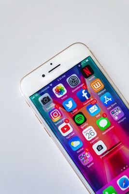 iPhoneのGame Centerとは?iOS10以降でのサインインの方法や使い方を解説!のイメージ