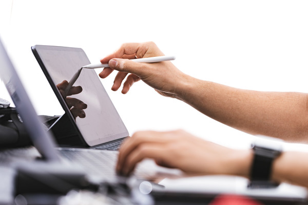 「Luna Display」でiPadをMacのサブディスプレイに!画質や機能を紹介!のイメージ
