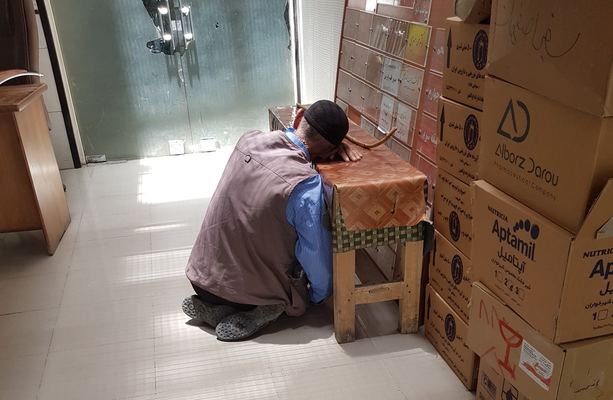 Amazonの発送・配達が遅い時の対処法!問い合わせ方法や注意点を解説のイメージ