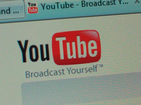 YouTubeのブランドアカウントとは?作成・削除方法や名前の変更手順を解説!のイメージ