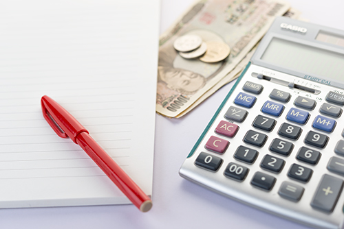 給与所得と収入の違いとは?源泉徴収税額や見方もわかりやすく解説!のイメージ