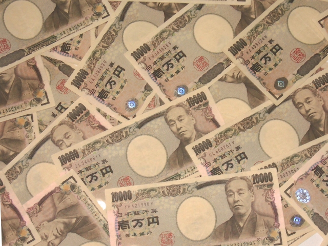 年収1000万円世帯の生活レベルや実態を調査!貯金はいくらある?のイメージ