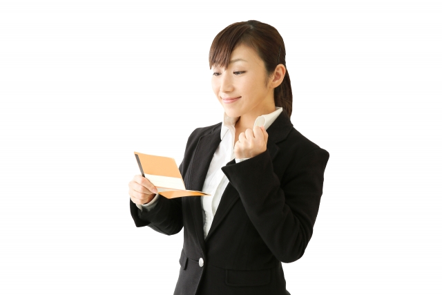 奨学金の猶予とは?返済をストップするための必要書類や審査基準を解説!のイメージ