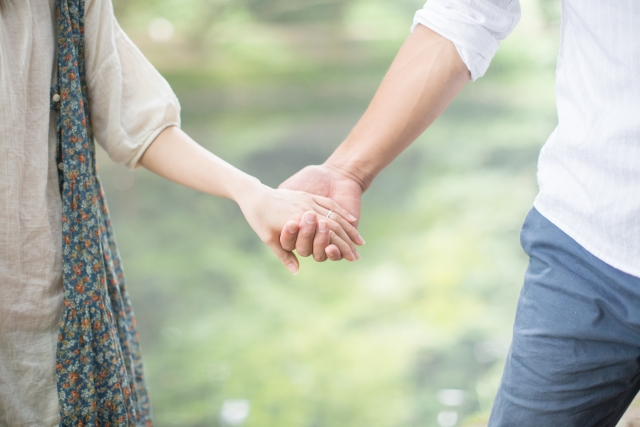 戸籍謄本は婚姻届提出には必需品!戸籍抄本では手続きできない?のイメージ