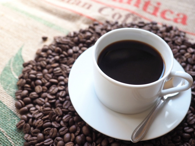 カフェイン摂取量の1日の目安は?摂取でのメリット・デメリットを調査!のイメージ