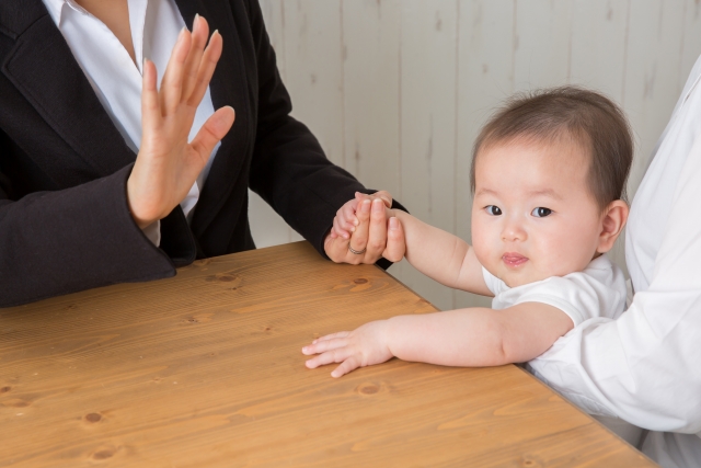 養育費はいつまで支払う?大学入学や再婚など終了のタイミングを解説!のイメージ