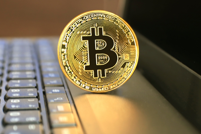 ビットコインの送金時間はどのくらい?遅い理由と早くする方法も!のイメージ