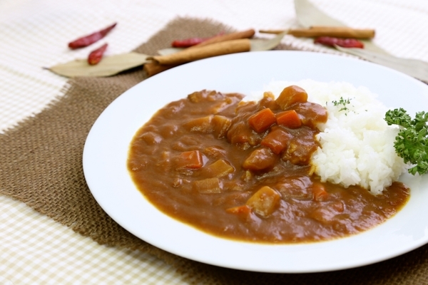 授乳中にカレーは大丈夫?母乳と赤ちゃんへの影響・自作レシピも解説!のイメージ