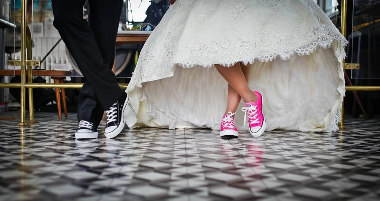 学生結婚を徹底解説!メリット&デメリット・できちゃった婚は?のイメージ