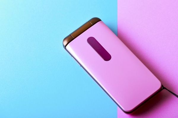 ガラケーは将来なくなるって本当?なくなる理由や困ることは?のイメージ