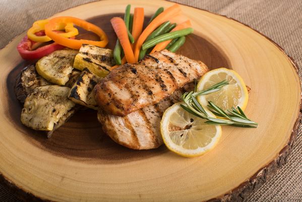 鶏ハムの冷凍保存の仕方!保存期間や美味しい解凍方法も!のイメージ