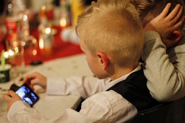スマホが子供に与える影響とは?メリット・デメリットを理解して使おう!のイメージ