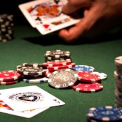 裏カジノとは? 入店方法や場所、賭け金などまとめ【横浜の闇カジノ経験者監修】のイメージ