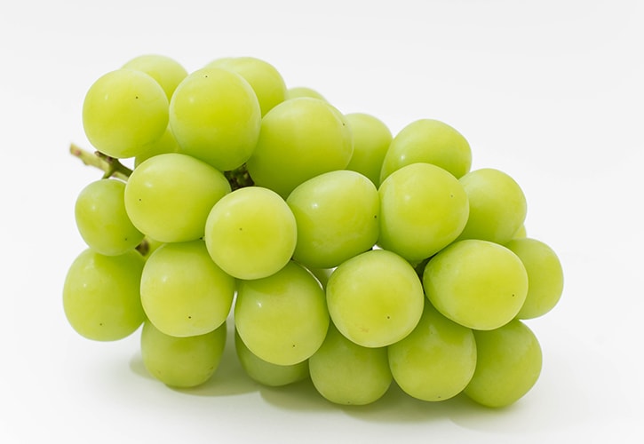 シャインマスカットのカロリーと糖質は？栄養素や食べ方・美容効果も！ お食事ウェブマガジン「グルメノート」