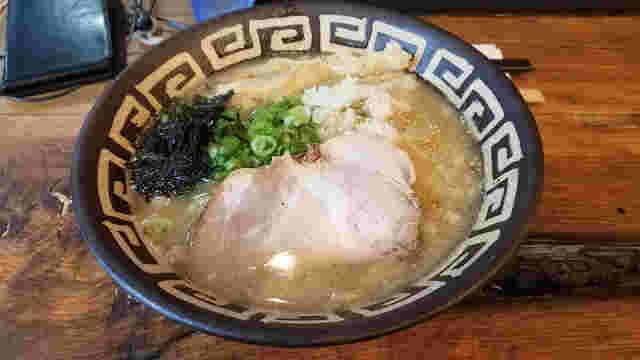 鶏白湯の醤油ラーメン