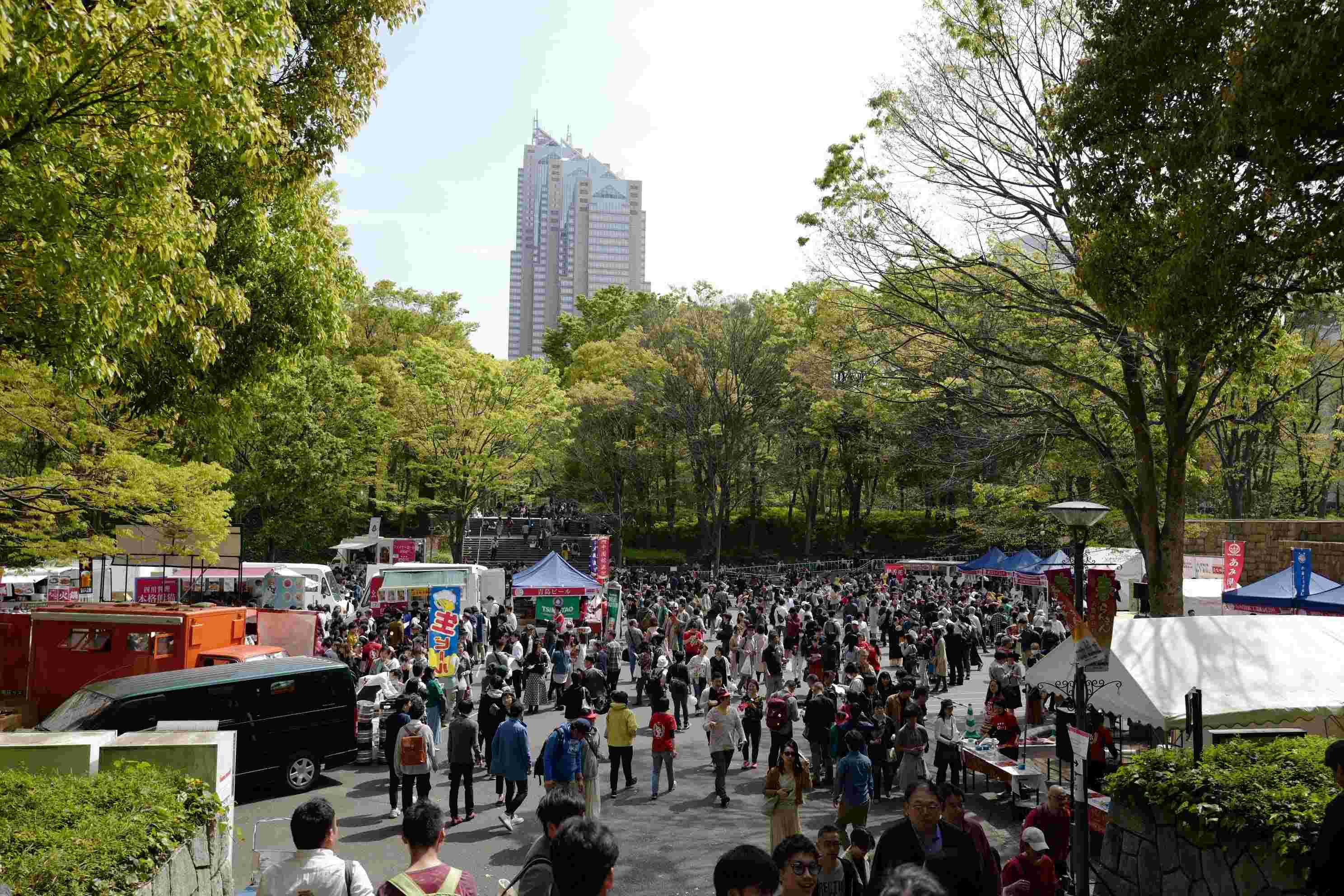 過去の四川フェスに来場した人並の風景
