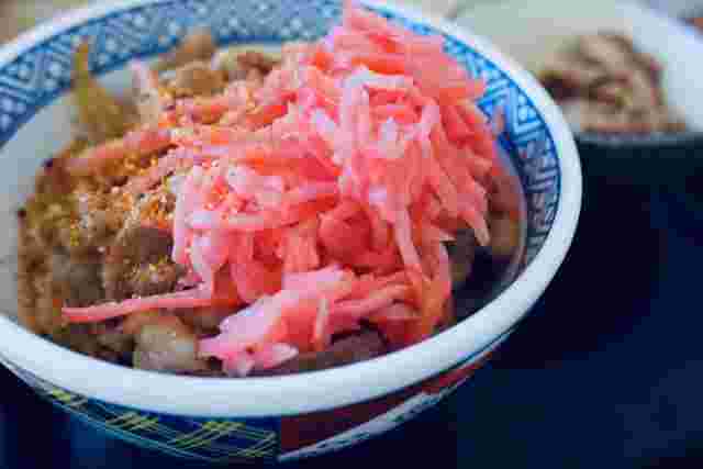 牛丼に乗った紅生姜